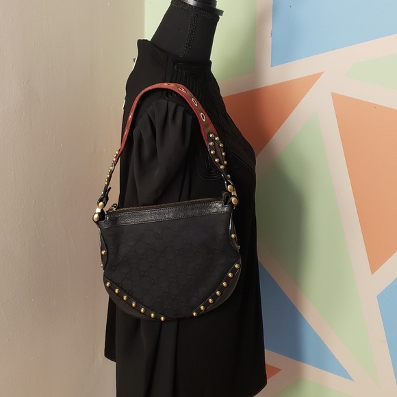 GUCCI Black Small Shoulder Bag - Picture 12 of 14